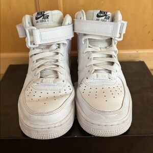 women’s mid top, with snake print